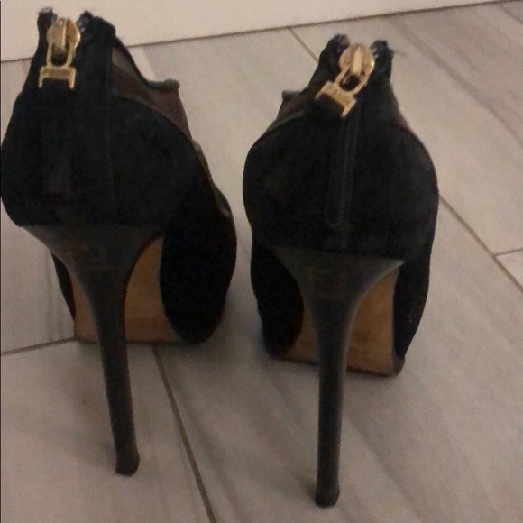 Shoes - Picture 3 of 6